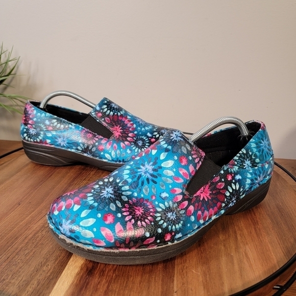 Spring Step Manila Clog Work Shoe Blue pink print colorful Size 8.5 - Picture 4 of 17
